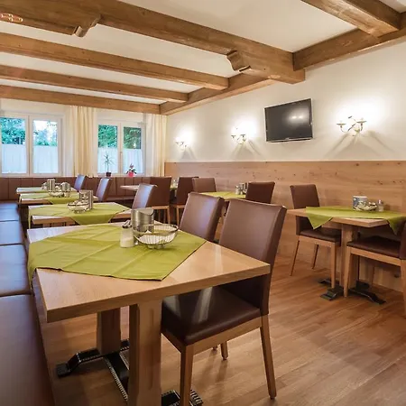 Haus Alpenland Penzion 3*