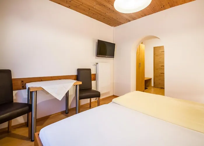 Haus Alpenland 3*